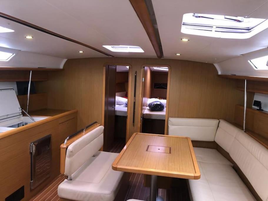 Velero Monia Valência Exterior foto